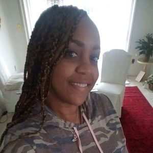 Meet your Posher, Candice